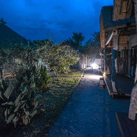 African Excursions Guest House Khwai Exterior photo