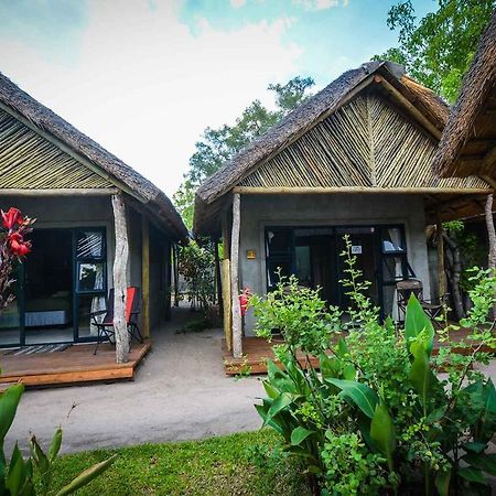 African Excursions Guest House Khwai Exterior photo