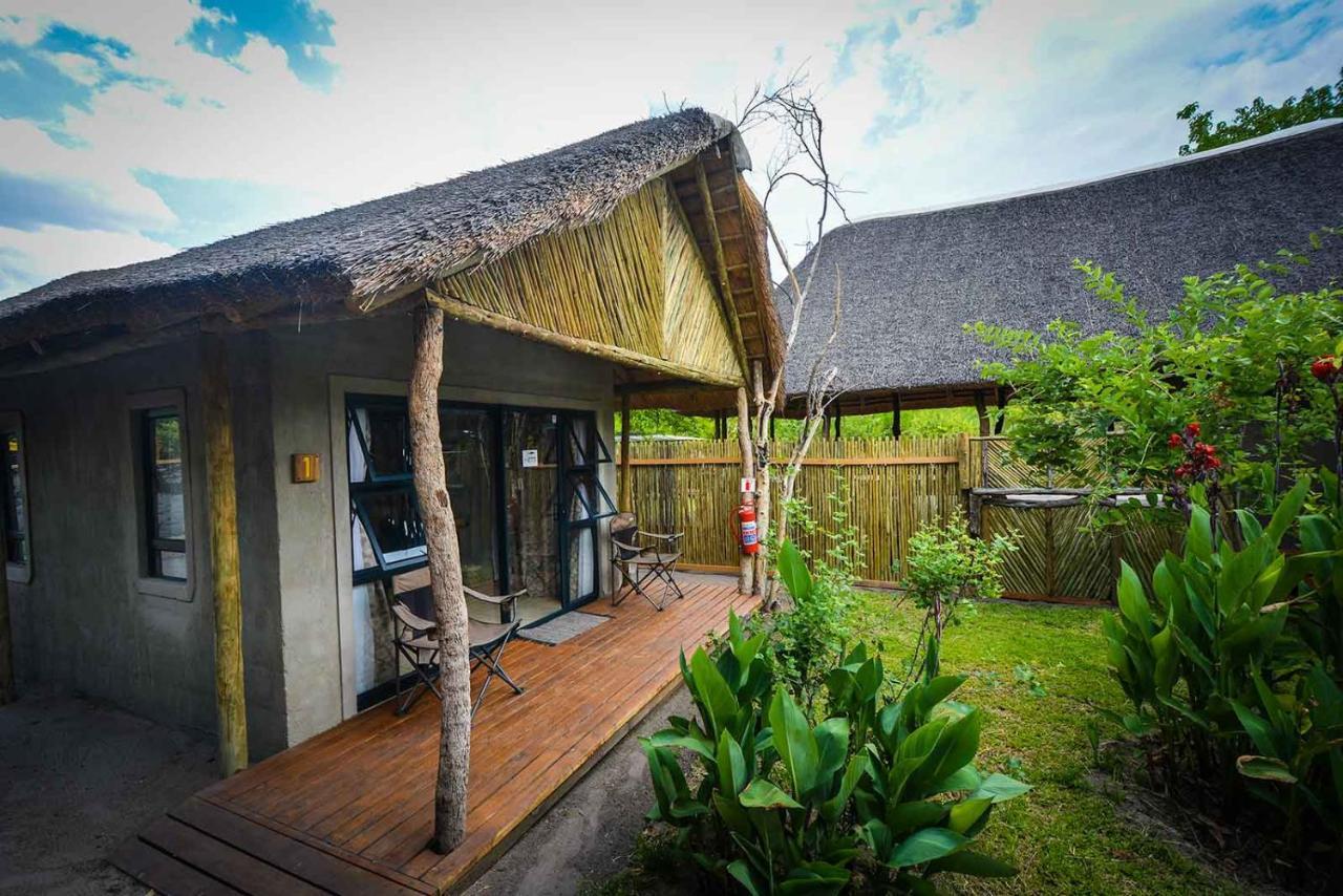 African Excursions Guest House Khwai Exterior photo