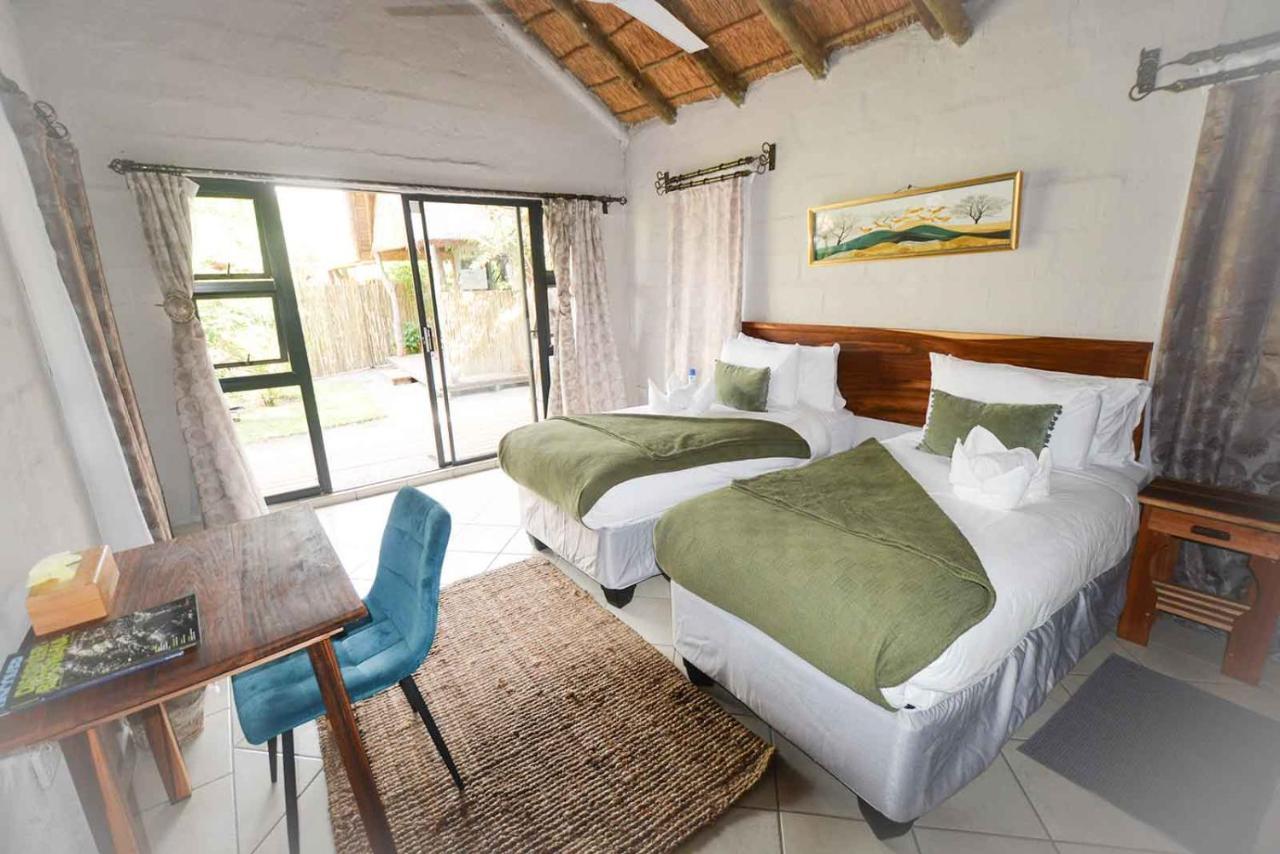 African Excursions Guest House Khwai Exterior photo