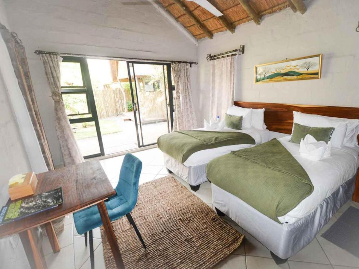 African Excursions Guest House Khwai Exterior photo