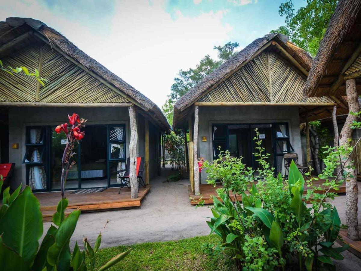 African Excursions Guest House Khwai Exterior photo