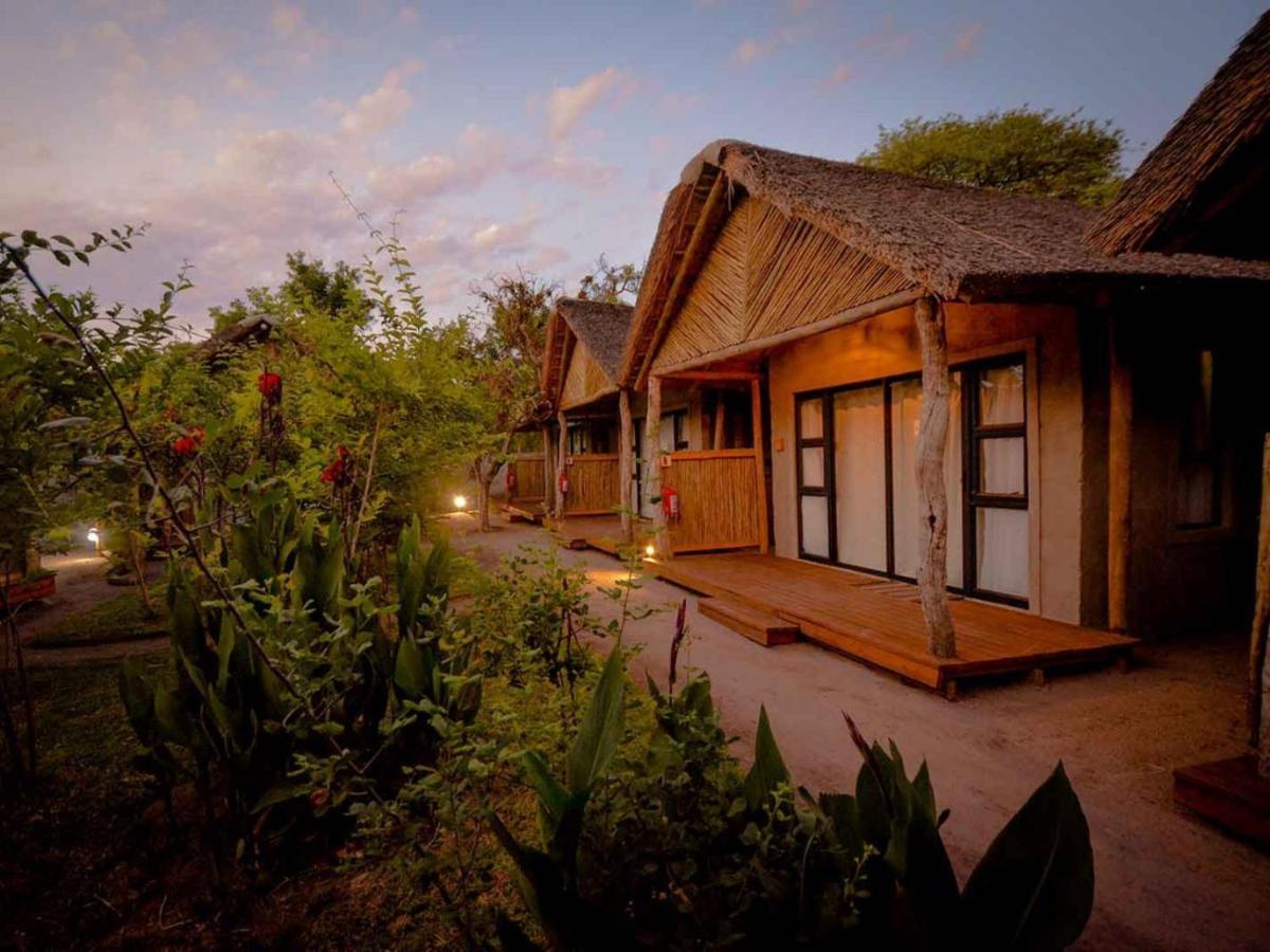 African Excursions Guest House Khwai Exterior photo