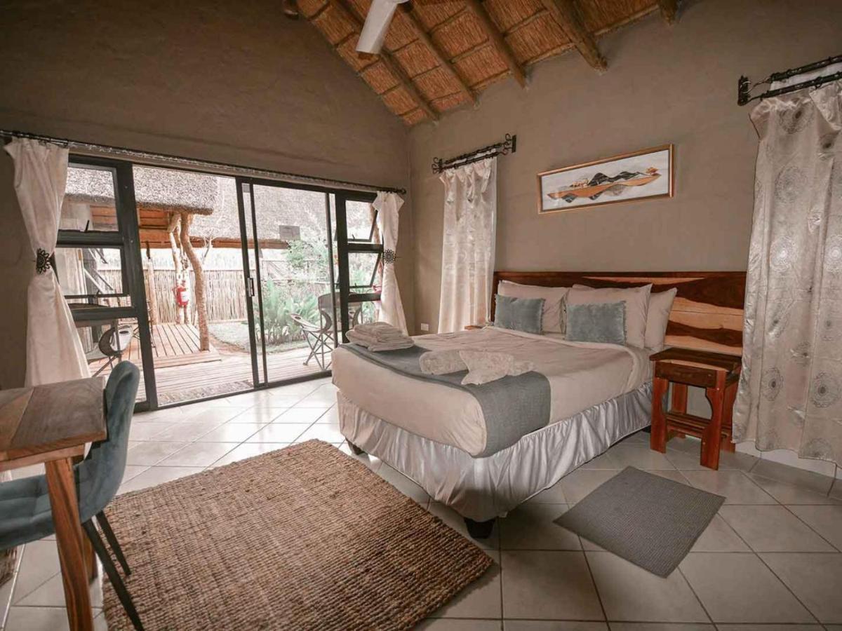 African Excursions Guest House Khwai Exterior photo
